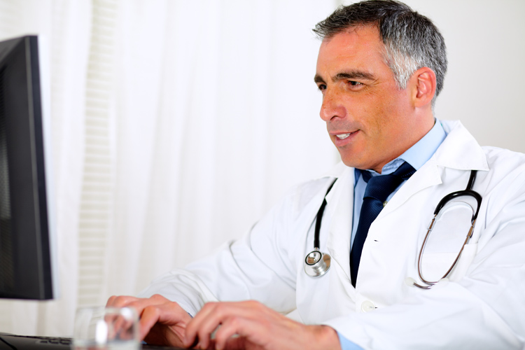 Doctor and physical examination in Delray Beach, FL.